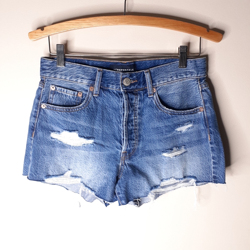 🎉 Aeropostale Boyfriend short distressed jean shorts size 2